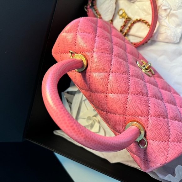 $7500 Authentic Chanel coco Handle Pink Small - Picture 7 of 12